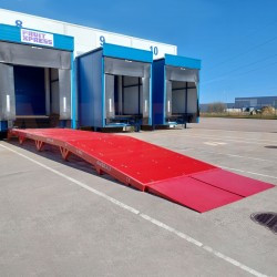 Stationäre Auffahrrampe für Transporter AUSBAU-VR Stationäre Auffahrrampe für Transporter AUSBAU-VR