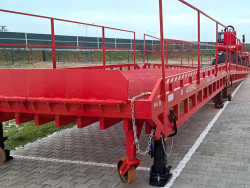 Ungewöhnliches Sonderprojekt einer Laderampe und Plattform für schwere Maschinen